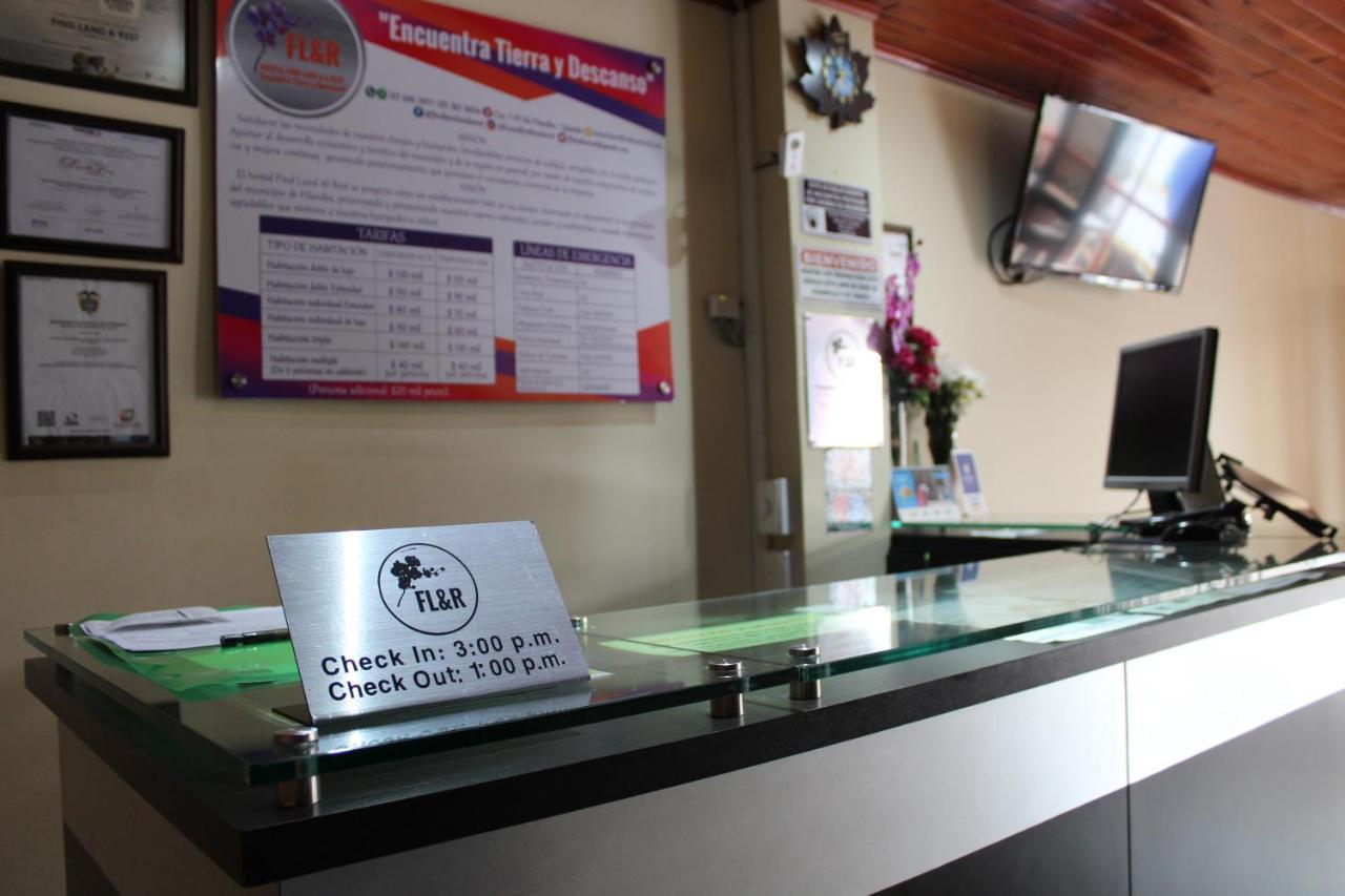 Find Land & A Rest Hotel ฟิลานเดีย ภายนอก รูปภาพ